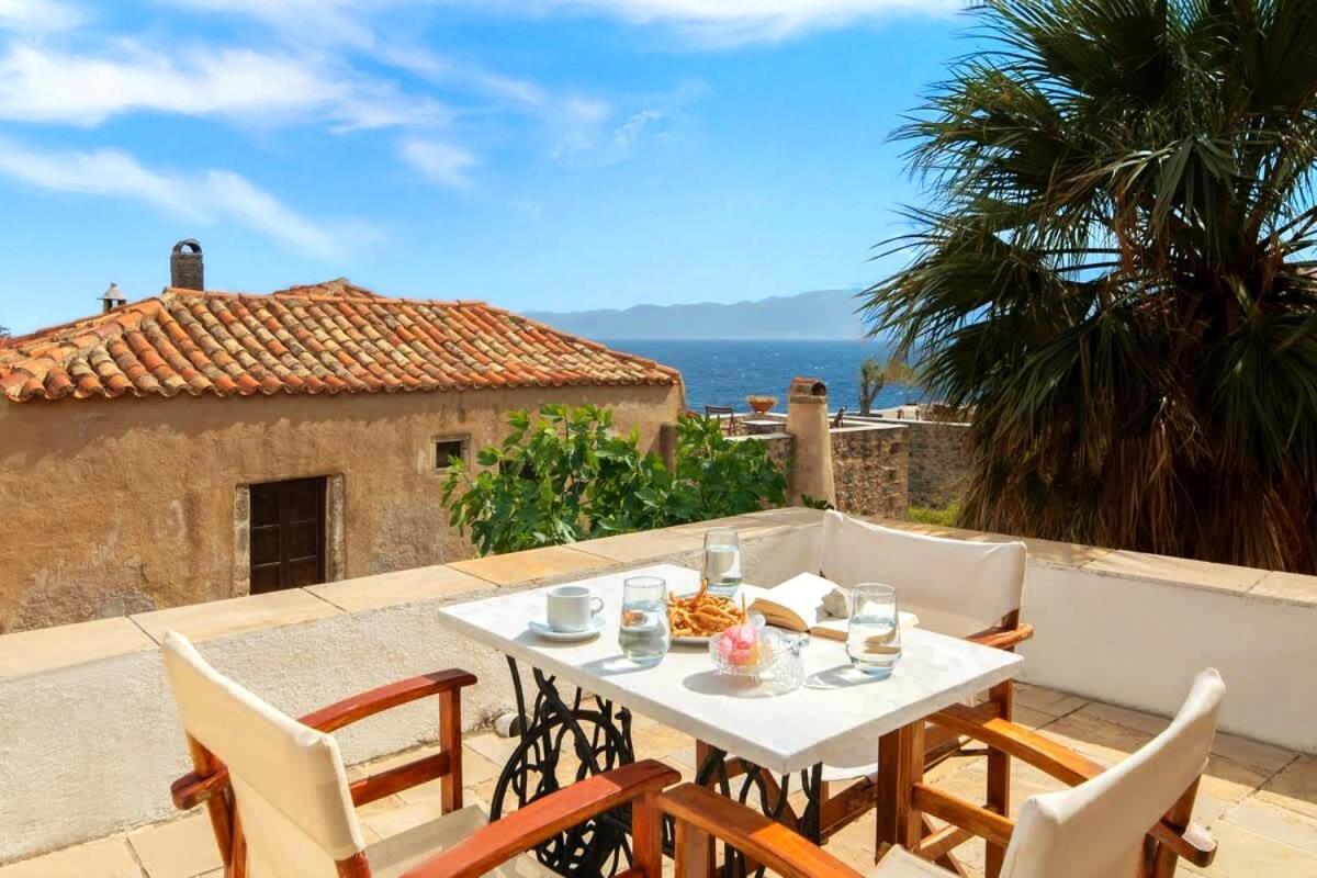 Menexes Suites Μονεμβασιά Εξωτερικό φωτογραφία