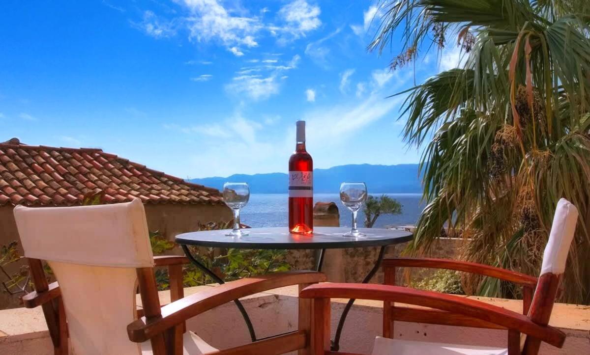 Menexes Suites Μονεμβασιά Εξωτερικό φωτογραφία
